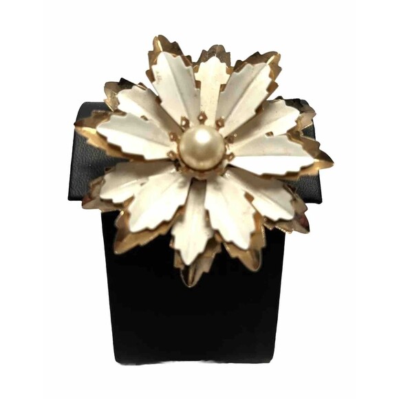 Vintage Gold & White Enamel Floral Brooch Pearl Center Glamoratti Statement Pin - Picture 9 of 10